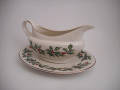 FREE SHIPPING Christmas Holly Collection 2 Piece Gravy Boat Set