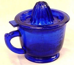Depression Style Glass Measuring Cup Reamer 2 Cups Cobalt Blue
